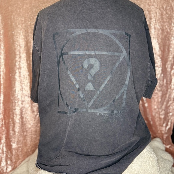 GUESS Men's Charcoal Tee - Picture 3 of 6